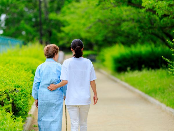 Co należy wziąć pod uwagę, szukając doświadczonej opieki nad osobami starszymi